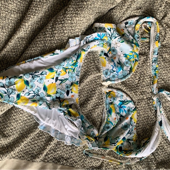 Lemon print bikini set, size L - Picture 1 of 3